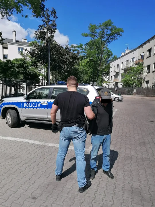 Zatrzymanemu grozi 10 lat więzienia. Zdaniem policji miał szczęście, że olimpijka go złapała, a nie... rzuciła młotem.