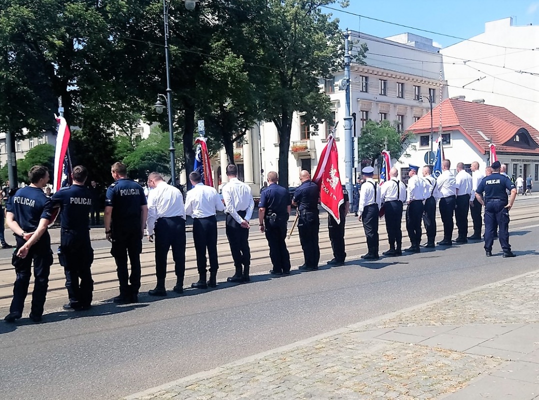 Utrudnienia na ulicy Piotrkowskiej. Zablokowany ruch i zmiany w komunikacji - Zdjęcie główne