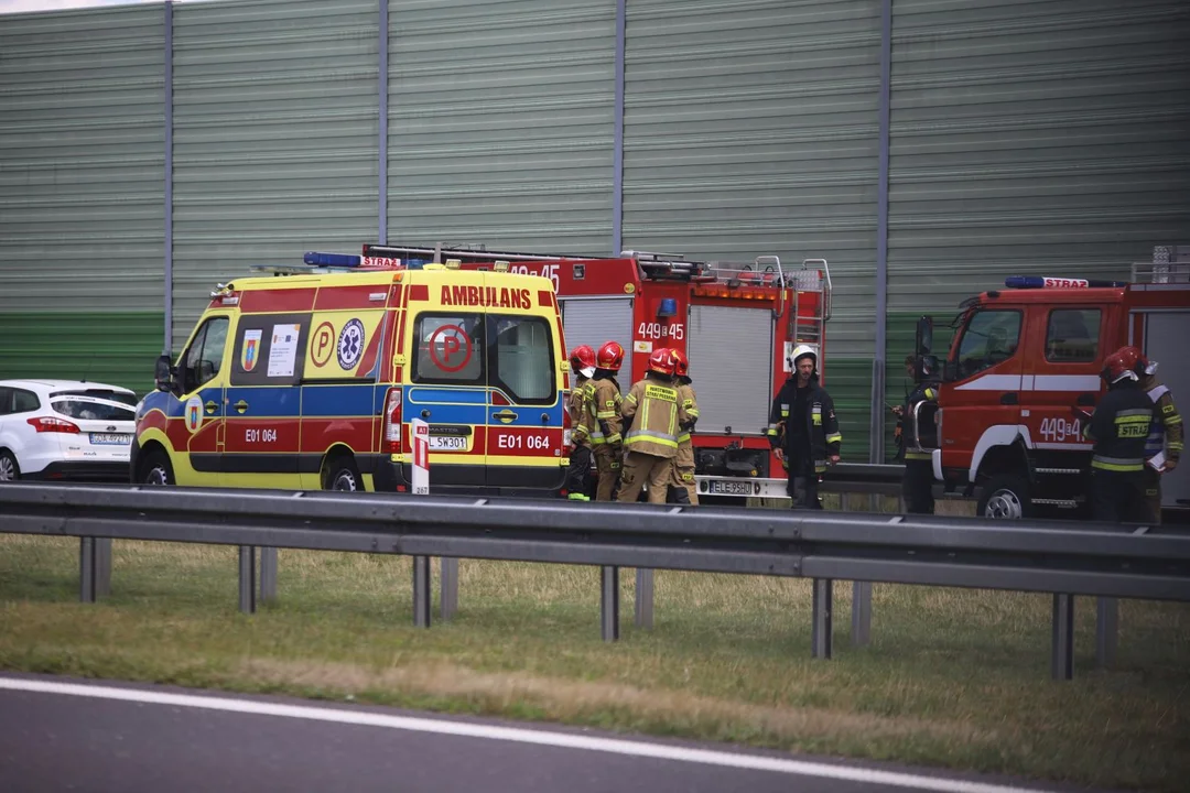 Dwa poważne wypadki w Łódzkiem. Spore utrudnienia na A1 - Zdjęcie główne