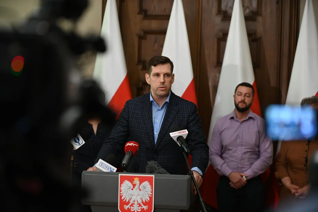 Władze wojewódzkie wydały kolejne decyzje w sprawie śniętych ryb na Nerze