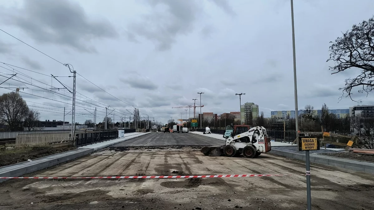 Wielkie zmiany na łódzkiej Retkini. Wiadukt na finiszu, a w planach rondo i nowe ulice