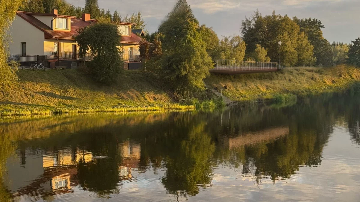 Nowa atrakcja dla turystów w woj. łódzkim. Nad zalewem powstanie pomost, molo i deptak [FOTO]