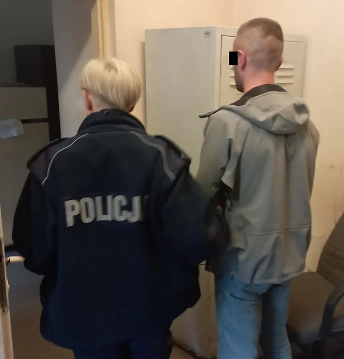 Na policję zgłosił się zakrwawiony taksówkarz. Trzeba było wezwać pogotowie - Zdjęcie główne