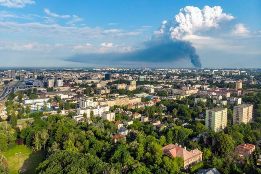 Zgierzanie skarżą się na nieznośny zapach utrzymujący się w mieście od kilku tygodni – kto jest temu winien?  - Zdjęcie główne