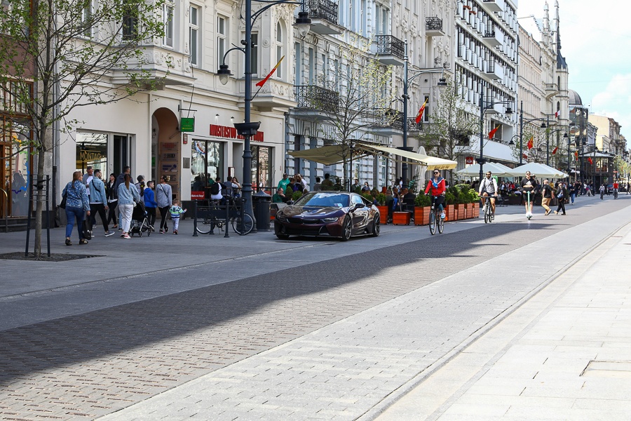 Piotrkowska Łódź. Łodzianie szturmem ruszyli do ogródków na Piotrkowskiej (fot. Michał Pietrzak - TuŁódź.pl)