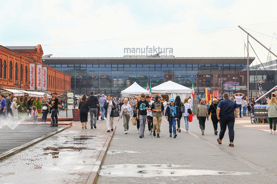 Niedziela handlowa w Manufakturze. Czy łodzianie tłumnie wyruszyli na zakupy? [zdjęcia]  - Zdjęcie główne