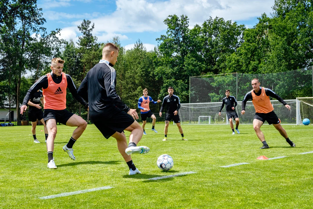 Ostateczny test przed startem ligi z kibicami na trybunach Stadionu Króla - Zdjęcie główne