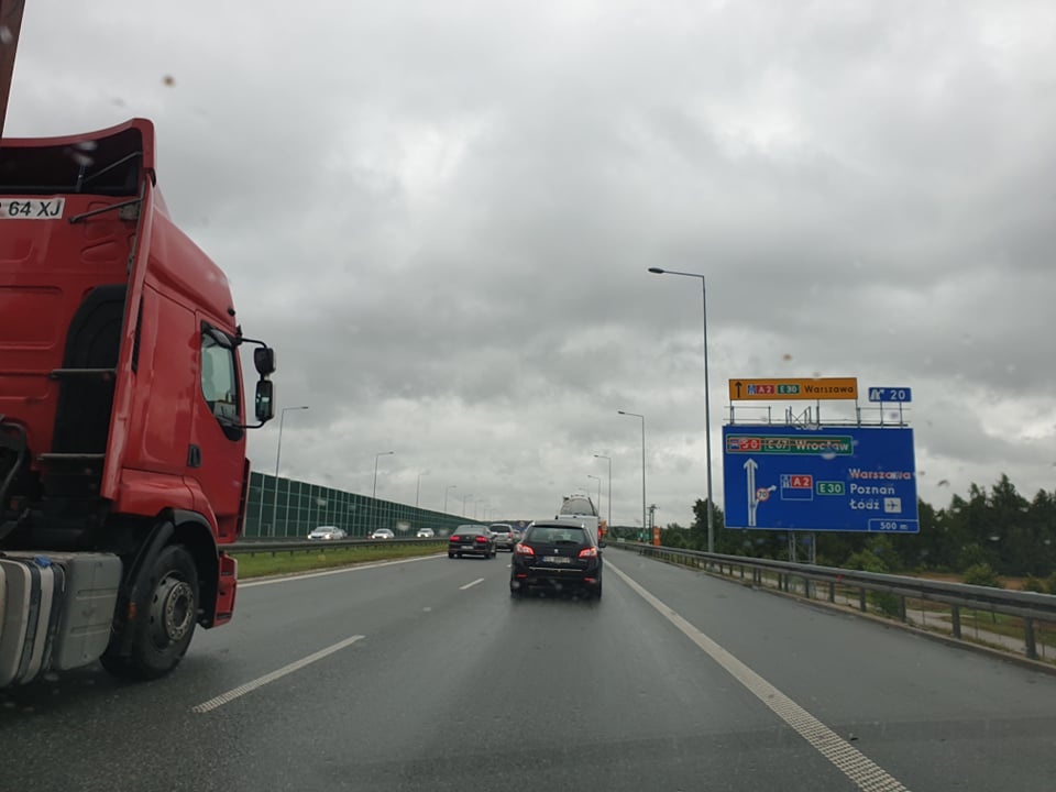 Gigantyczne korki na autostradzie A1! Łodzianie wracają do domu z wakacji [zdjęcia] (fot. Czytelnik)