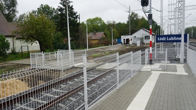 Nowe komfortowe perony na stacji Łódź Lublinek. Pierwszy z nich już dostępny dla podróżujących - Zdjęcie główne