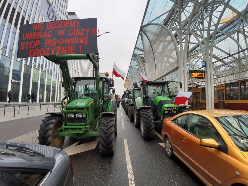 Protest rolników w Łodzi. Traktory zablokowały centrum miasta