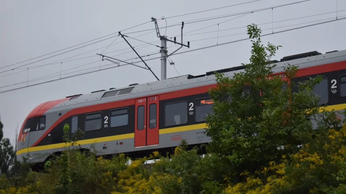 Śmiertelne potrącenie na torach w Łodzi. Zginął młody mężczyzna - Zdjęcie główne