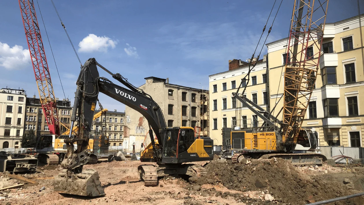 Przejście przez plac budowy przystanku kolejowego Łódź Śródmieście zamknięte. PKP PLK informują o zmianach dla pieszych - Zdjęcie główne