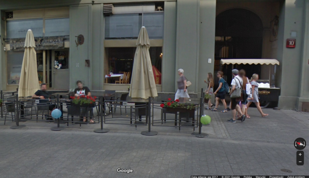 Wakacje na Piotrkowskiej w Łodzi przed pandemią! Kto odnajdzie się na zdjęciach w Google Street View? (fot. Google Street View)