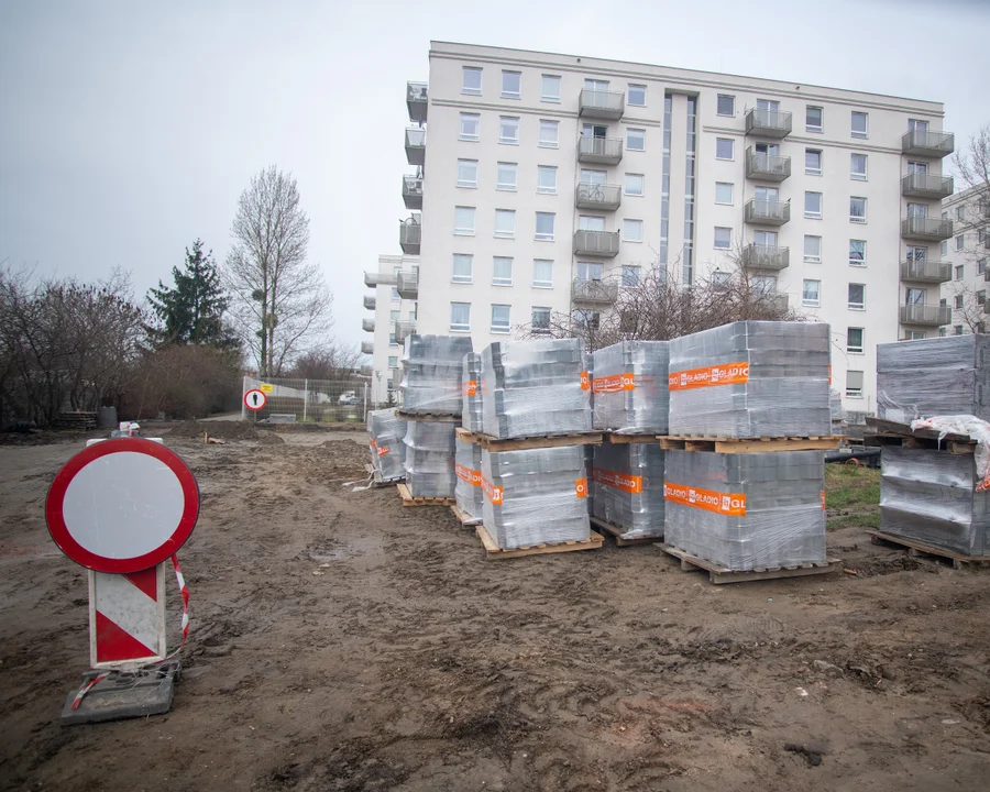 Prace remontowe na Zarzewie. Mieszkańcy zyskają nowy parking, zrobi się też zielono! [zdjęcia] - Zdjęcie główne