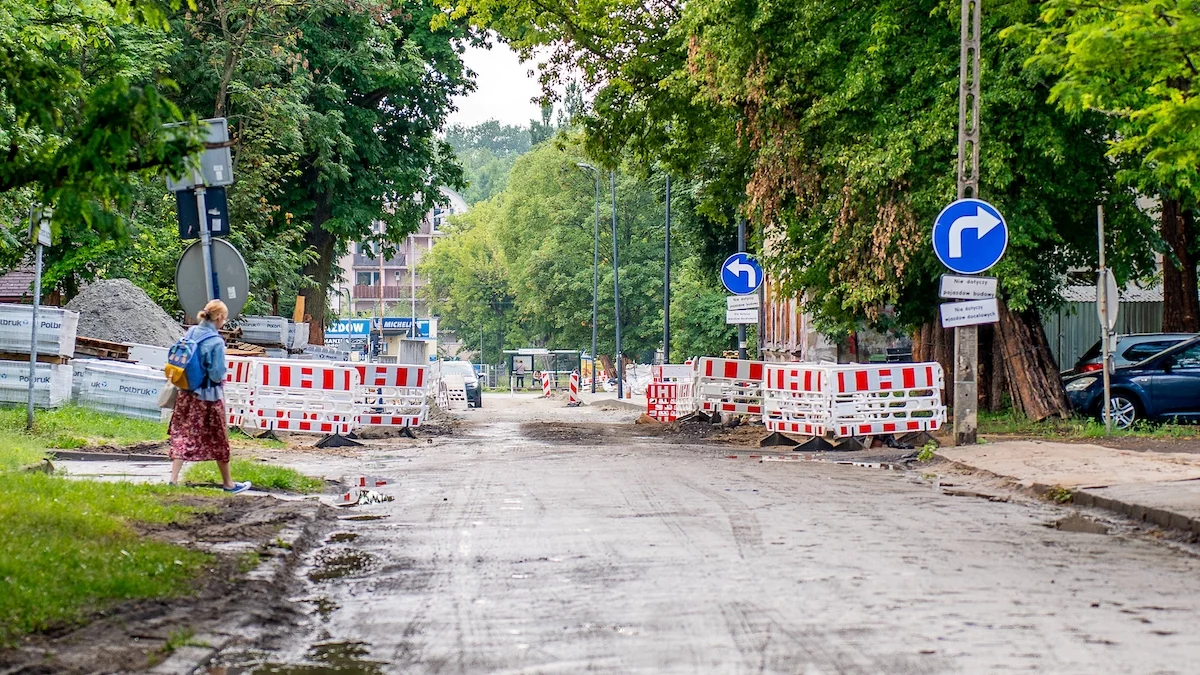 Trwa remont ważnej ulicy na Bałutach. Zmienił się termin końca prac
