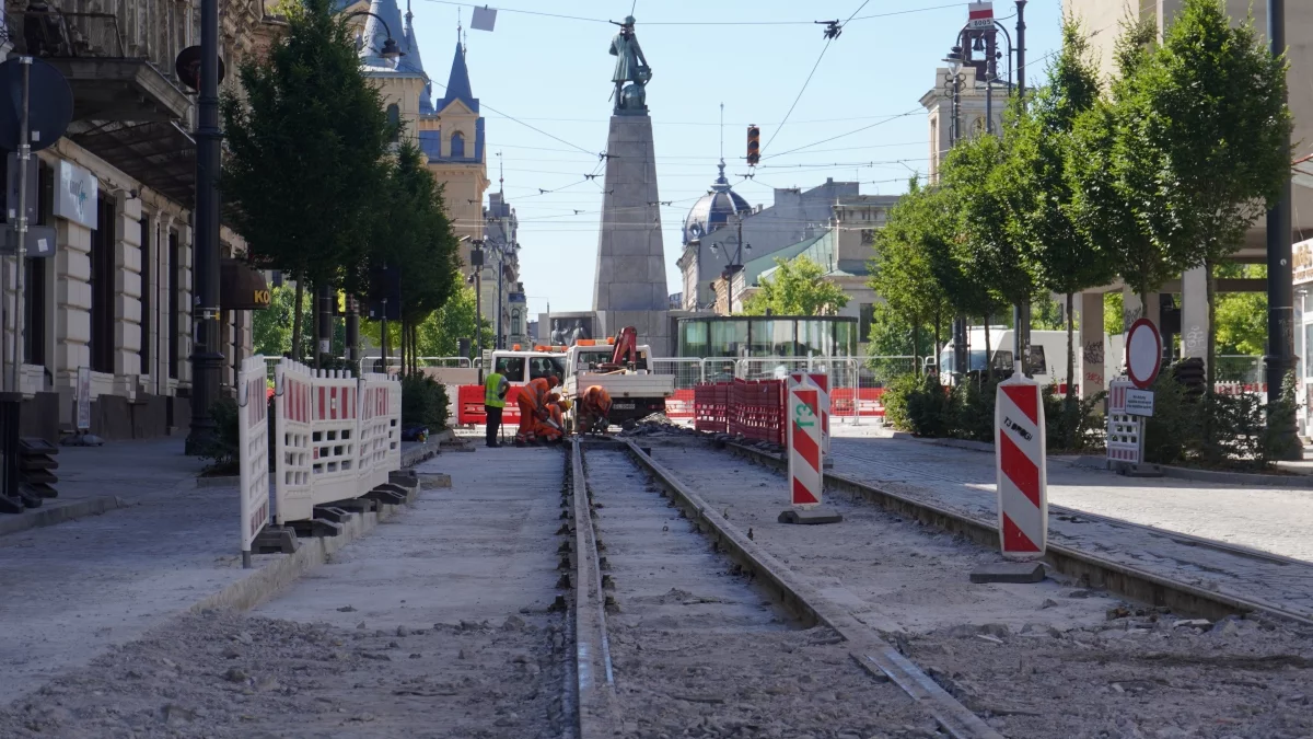 Kostka znika na placu Wolności. Miasto rezygnuje z jej imitacji [FOTO]