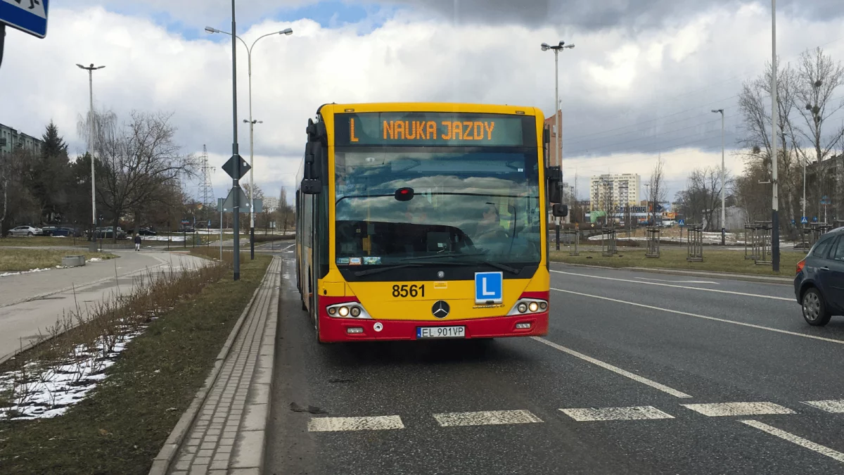 MPK Łódź szuka rąk do pracy. Właśnie trwa kolejny kurs. Ile osób bierze w nim udział? Jakie warunki? - Zdjęcie główne