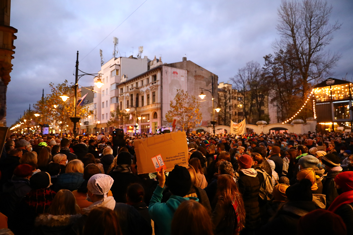 „Ani jednej więcej” - protest na Piotkowskiej w Łodzi