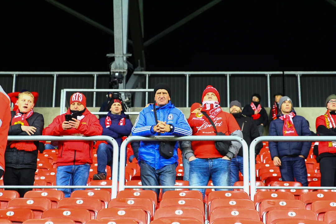 Kibice na meczu Widzew Łódź - Wisła Kraków [2.12.2021]