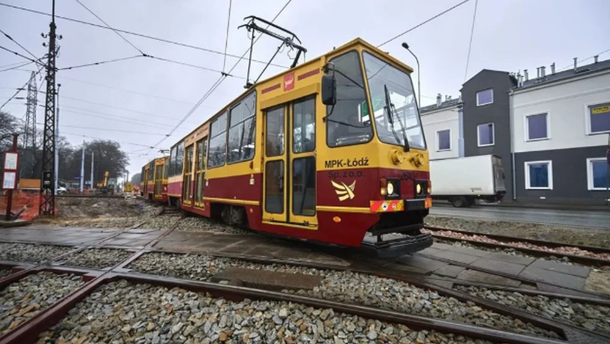 Najgorsze torowiska w Łodzi. Motorniczowie zwalniają, a i tak trzęsie - Zdjęcie główne