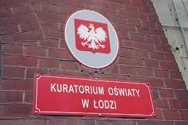 Dzieci uciekły z przedszkola miejskiego. Kuratorium Oświaty w Łodzi: Były niedopilnowane. Wyszły przez otwartą furtkę! - Zdjęcie główne