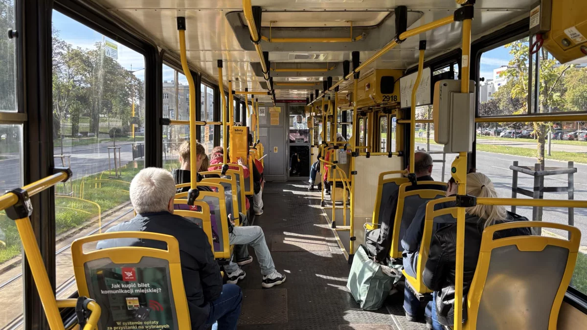 Kody QR w każdym tramwaju i autobusie MPK Łódź. Jakie wnioski z pierwszych dni ich funkcjonowania? - Zdjęcie główne