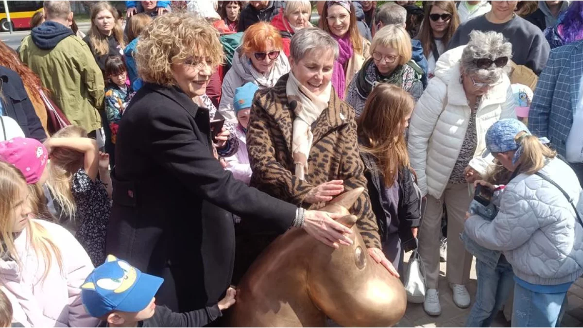 W Łodzi stanął niezwykły pomnik. Na odsłonięciu pojawiły się prawdziwe tłumy