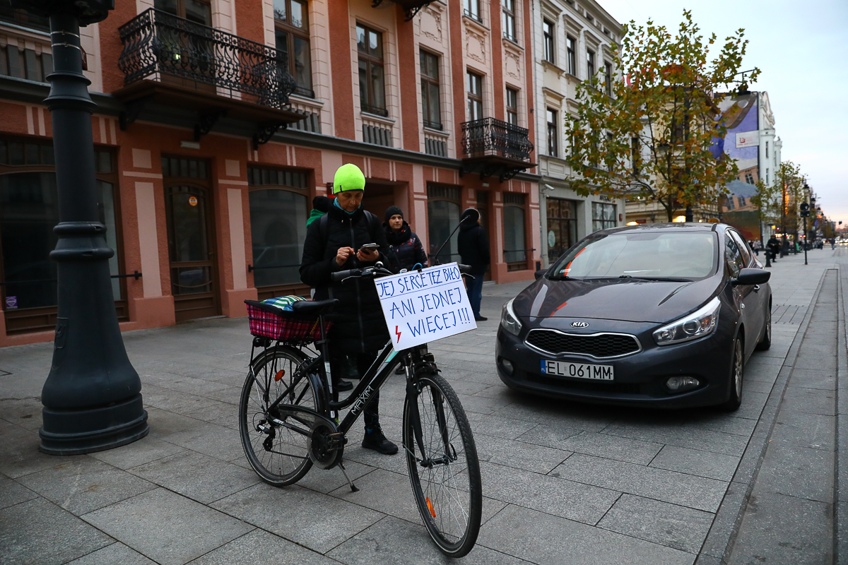 „Ani jednej więcej” - protest na Piotkowskiej w Łodzi