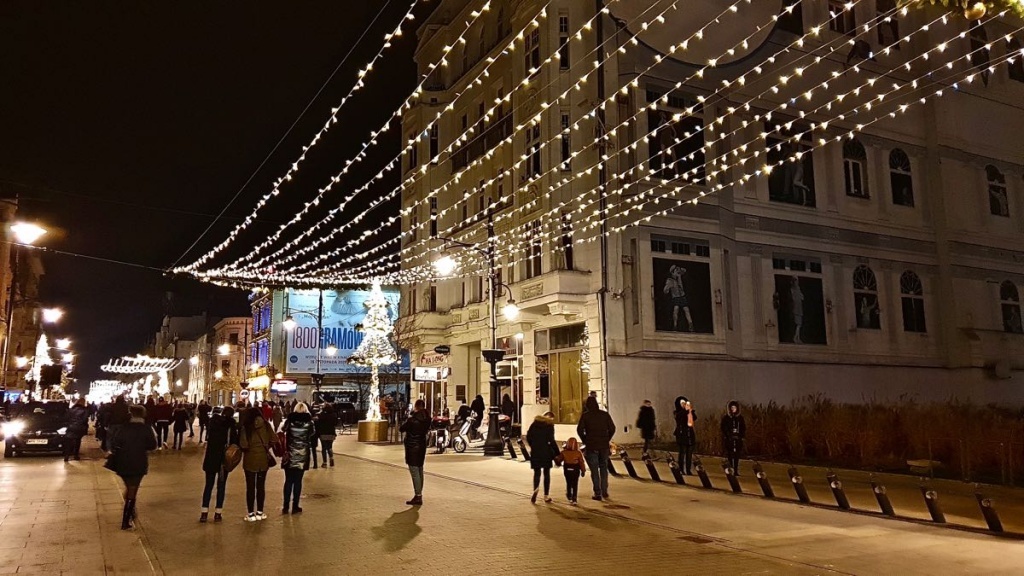 To ostatnie chwile spacerów ul. Piotrkowską z iluminacjami - Zdjęcie główne