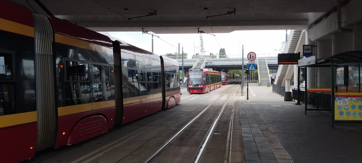 Spore utrudnienia dla podróżnych przy dworcu Łódź Kaliska. Ogłoszono objazdy i komunikację zastępczą. - Zdjęcie główne