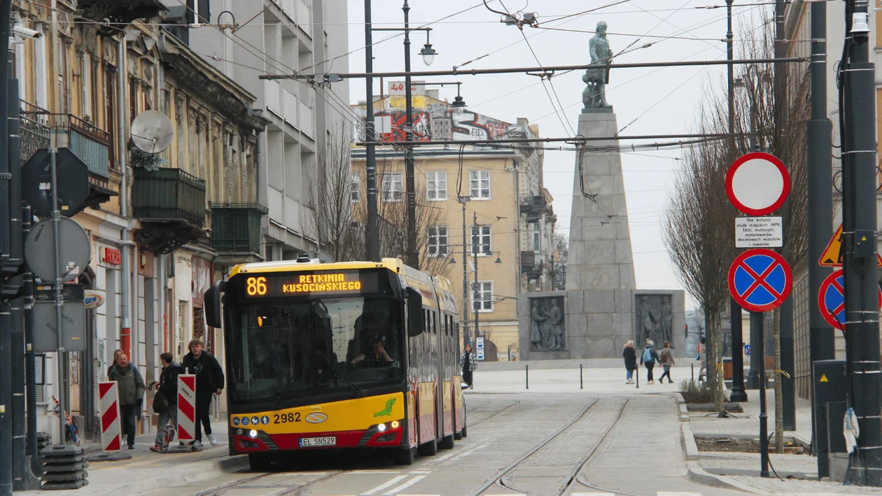 Co dalej z ważną linią autobusową, która łączy Retkinię ze Stokami? Czy powróci na swoją trasę? - Zdjęcie główne