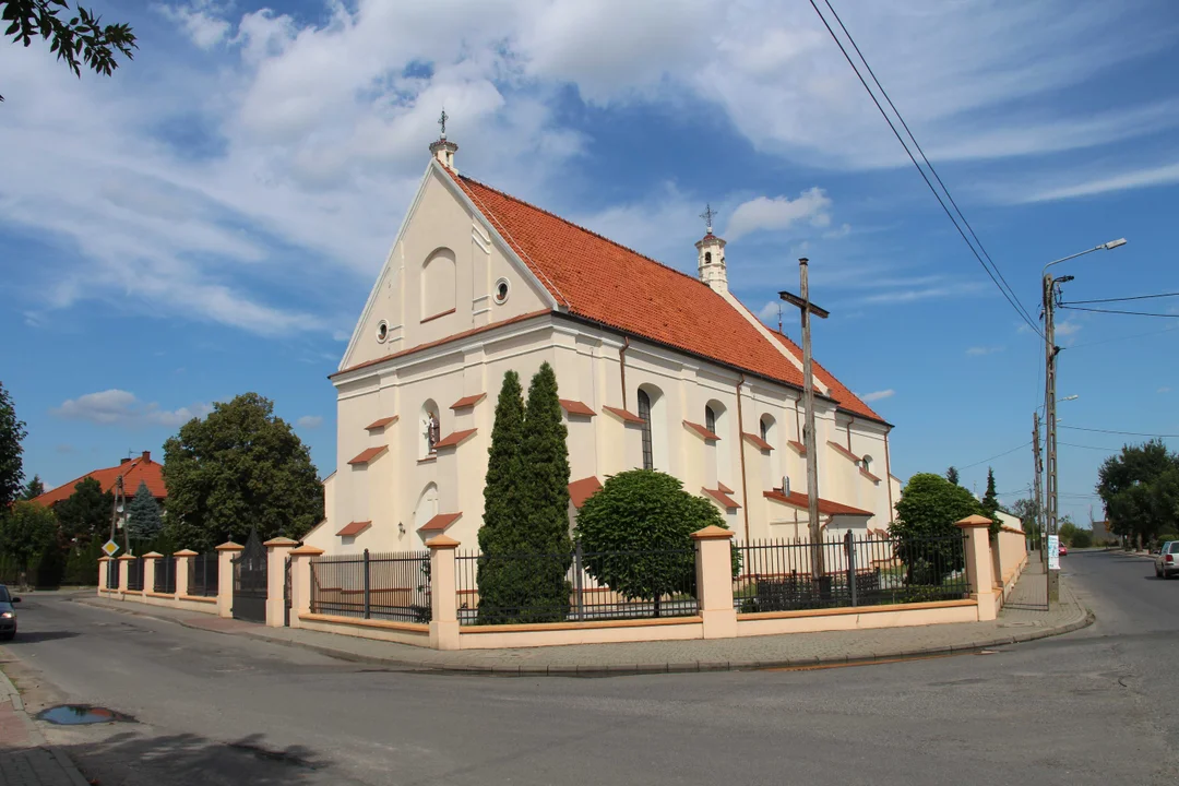 Zmiany w kościołach w całej diecezji. Dokąd odchodzi ksiądz z Piątku? - Zdjęcie główne