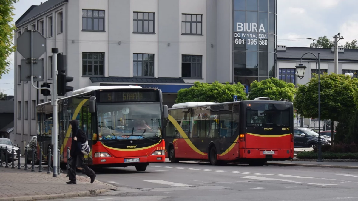 Gwiazdy na Atlas Arenie i półmaraton ulicami Łodzi – zmiany w kursowaniu MPK Łódź i MUK Zgierz - Zdjęcie główne