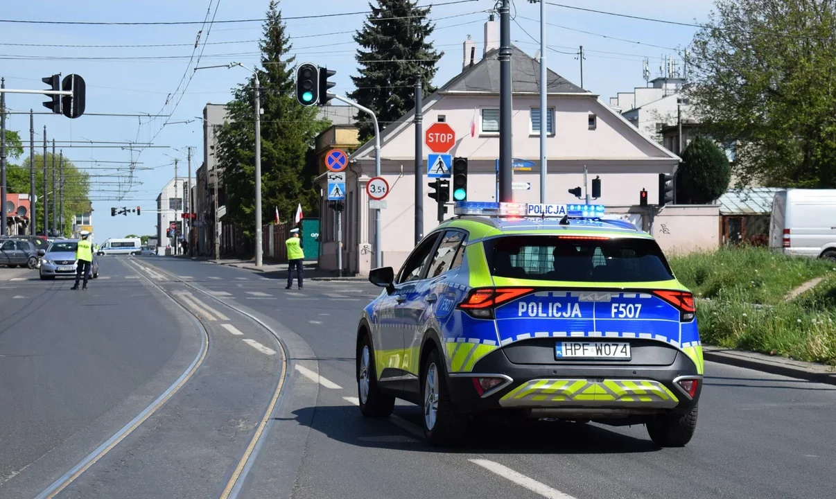 Nastolatek spowodował wypadek w centrum Zgierza. Był pod wpływem - Zdjęcie główne