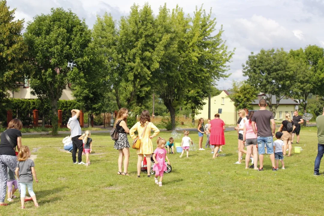 Festiwal Baniek Mydlanych w Ozorkowie przyciągnął wielu chętnych