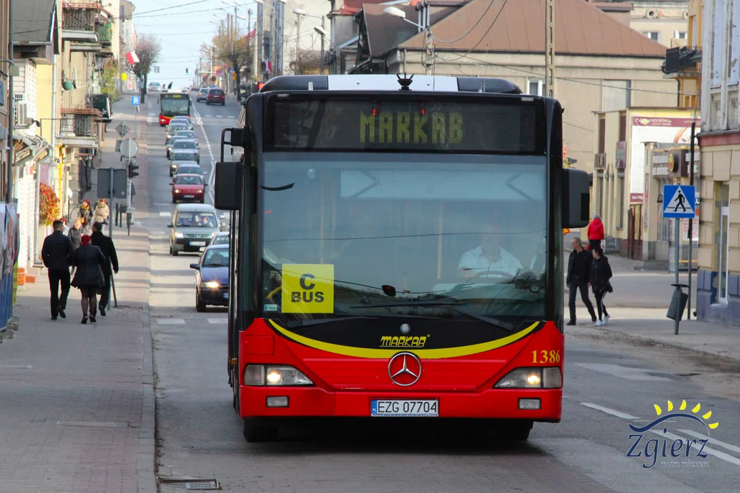 Komunikacja miejska w Zgierzu we Wszystkich Świętych. Sprawdź, jak dojechać na cmentarz - Zdjęcie główne