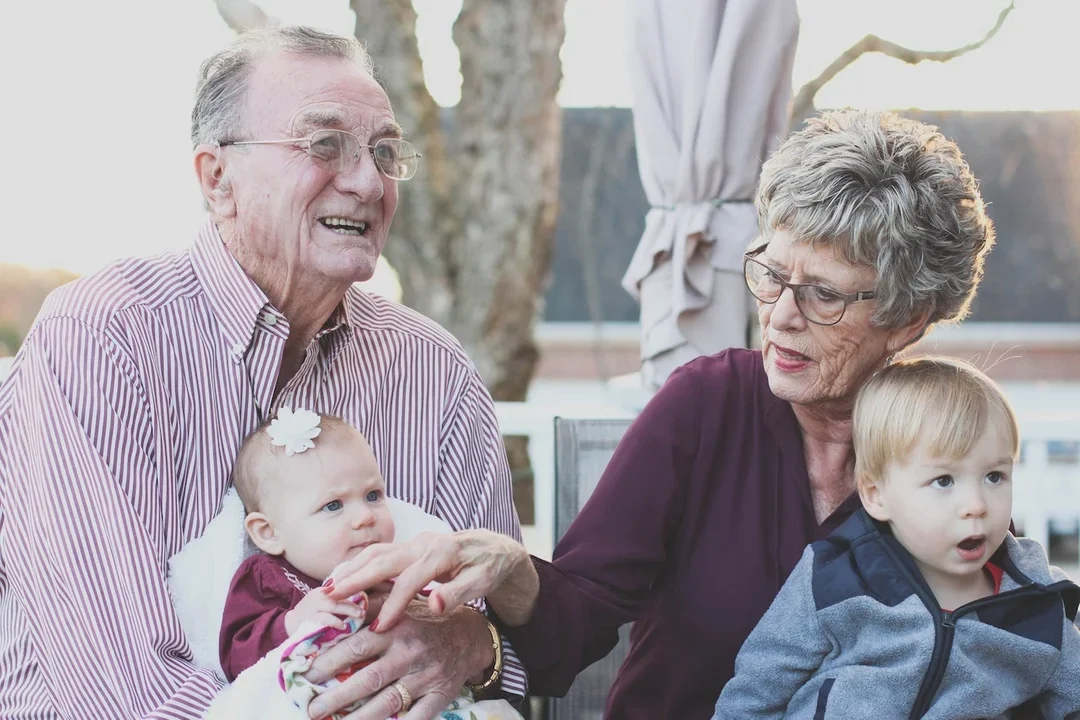 Seniorzy na inflacji nie stracą? Waloryzacja ich świadczeń ma być wyższa niż dotychczas. Sprawdź kwoty - Zdjęcie główne