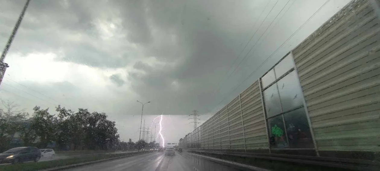 Miasto wydało alert pogodowy. Nad Zgierz nadciąga potężna burza - Zdjęcie główne