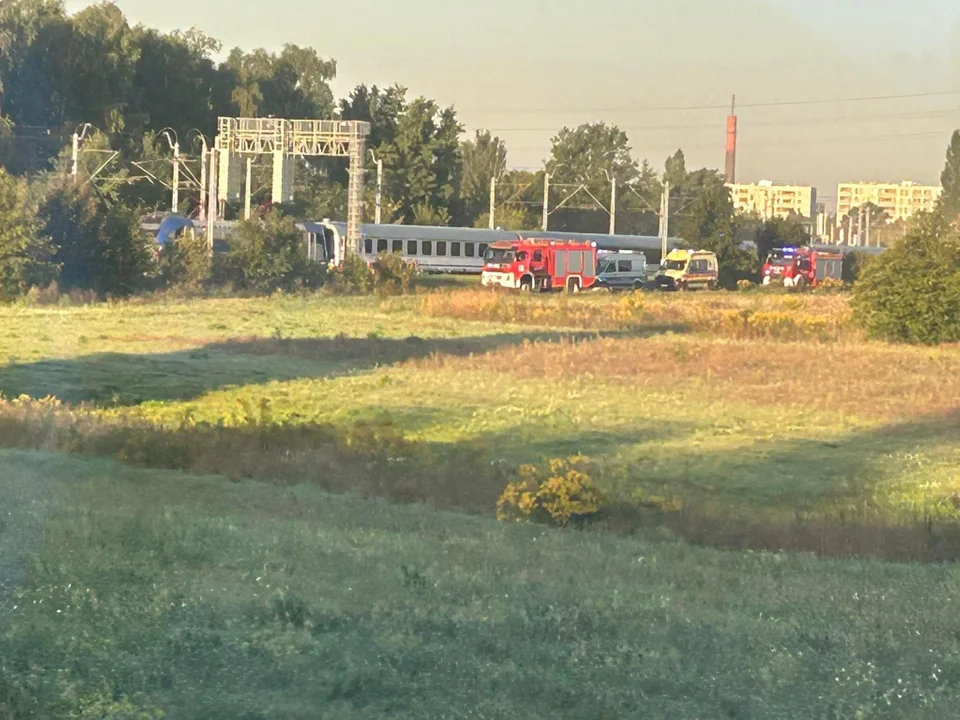 PILNE! Mężczyzna wpadł pod pociąg w Łodzi. Są utrudnienia dla podróżnych - Zdjęcie główne