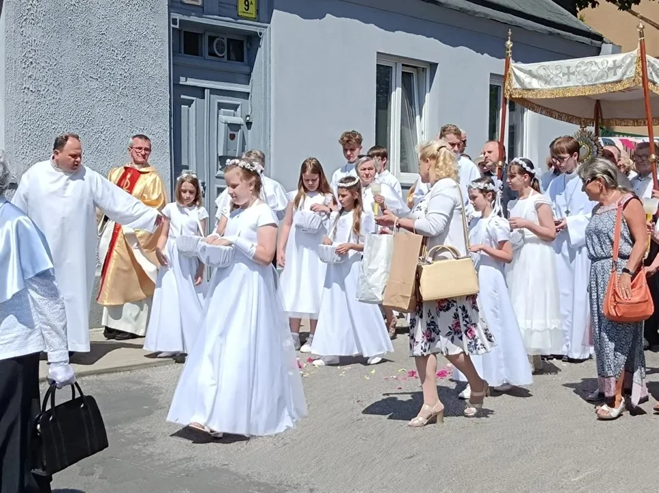 Uroczystość Bożego Ciała. Msze i procesje w Zgierzu - Zdjęcie główne