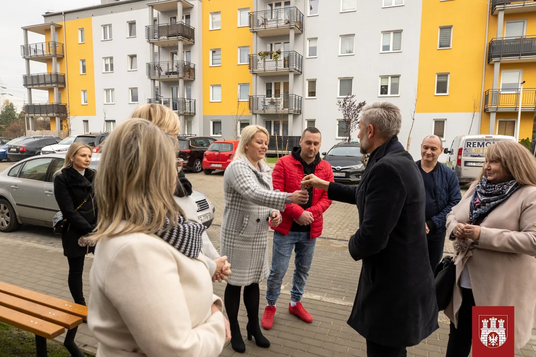 Nowe mieszkania komunalne w Zgierzu. Najemcy odebrali klucze - Zdjęcie główne