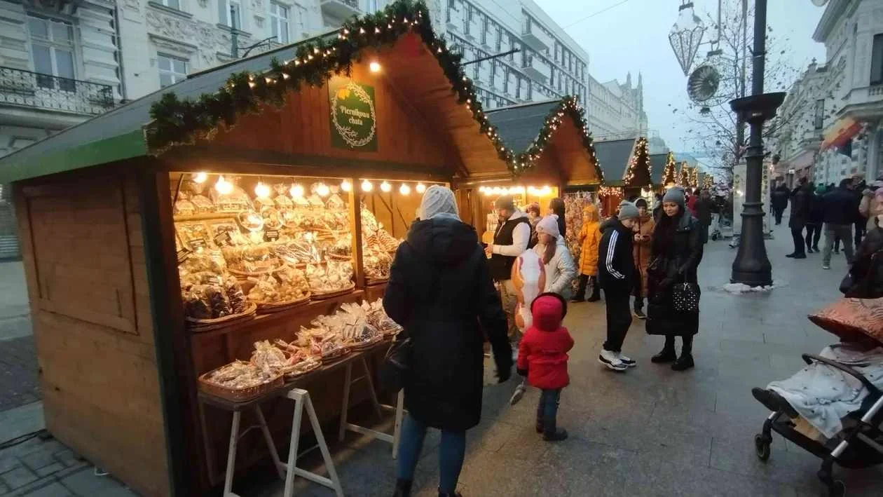 Bożonarodzeniowy jarmark, świąteczny klimat i koncerty. Sprawdź, co robić w weekend w Łodzi i Zgierzu  [HARMONOGRAM] - Zdjęcie główne