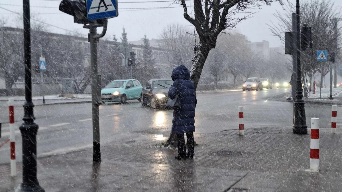 Pogoda na weekend w województwie łódzkim. Kierowcy i piesi muszą uważać - Zdjęcie główne