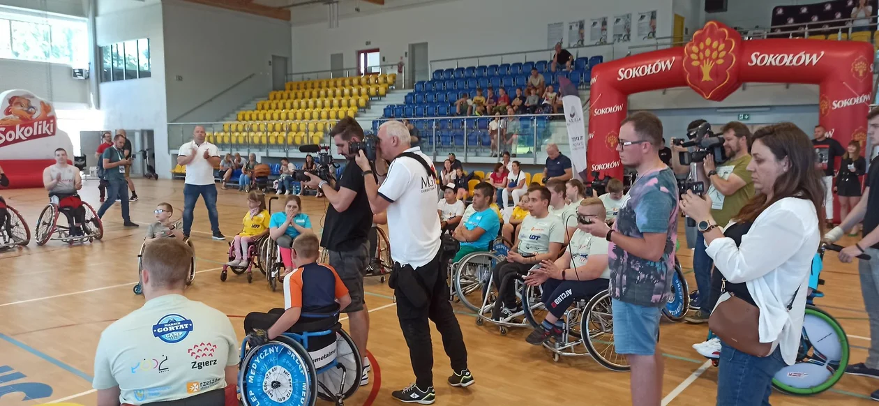 Marcin Gortat w Zgierzu gościł nie po raz pierwszy. Po raz pierwszy natomiast poprowadził trening koszykówki dla niepełnosprawnych młodych zgierzan