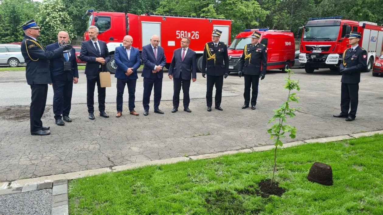 Uroczyste obchody Dnia Strażaka w powiecie zgierskim i jubileusz 30-lecia PSP.  Zobacz relację z wydarzenia [zdjęcia]  - Zdjęcie główne