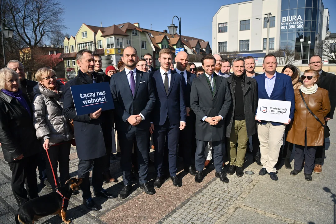 Krzysztof Bosak w Zgierzu o cenach energii elektrycznej. “To samobójcza polityka" - Zdjęcie główne