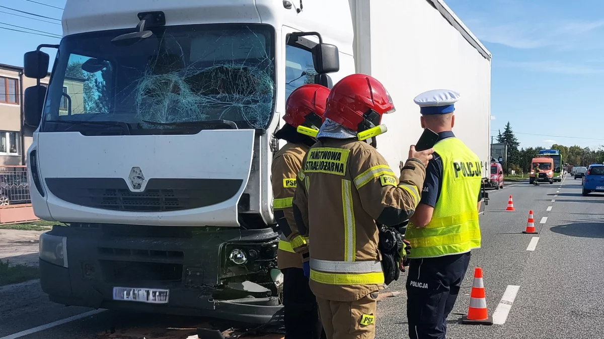 Wypadek na ulicy Długiej w Zgierzu. Utrudnienia dla kierowców - Zdjęcie główne