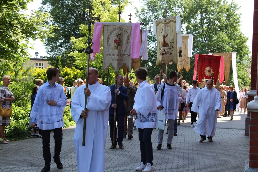 Obchody uroczystości Bożego Ciała w Zgierzu. Procesja przeszła ulicami miasta [galeria] - Zdjęcie główne