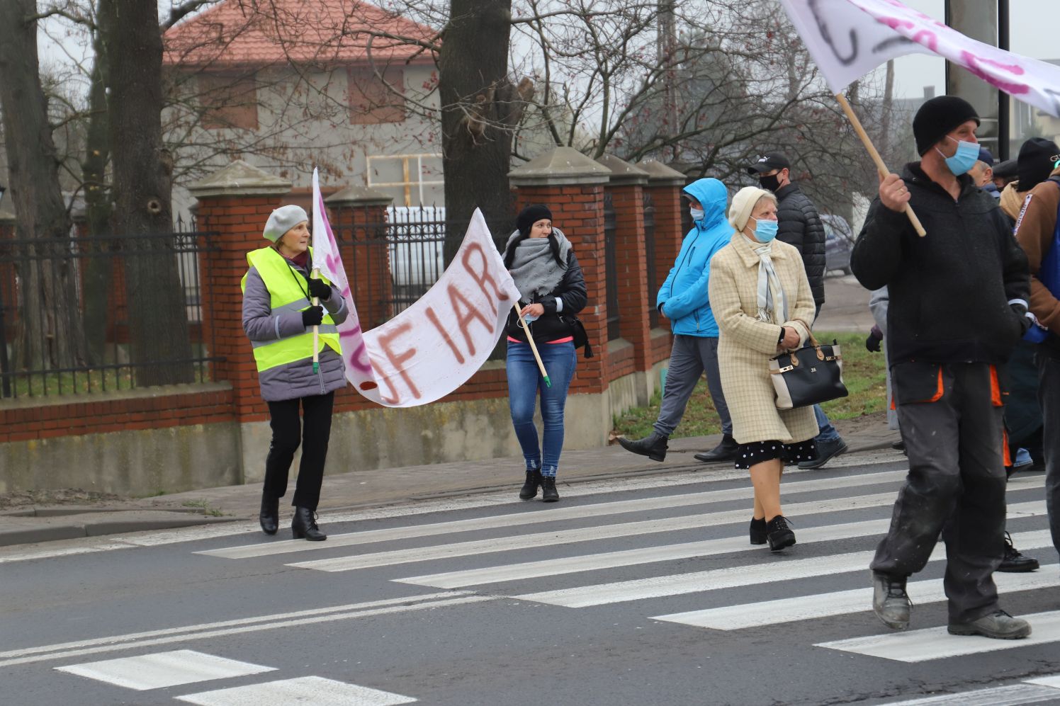 W piątek mieszkańcy gminy Bedlno (pow. kutnowski) protestowali żądając poprawy bezpieczeństwa po niedawnym śmiertelnym wypadku