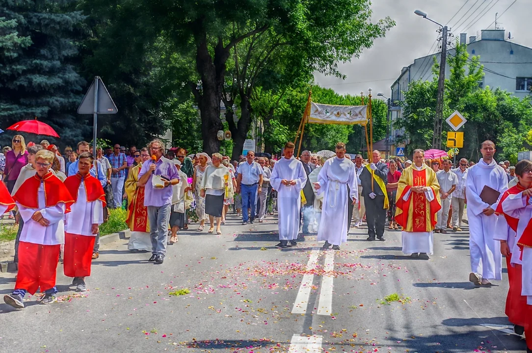 Uroczystość Bożego Ciała w Zgierzu. Którędy przejdą procesje?  - Zdjęcie główne